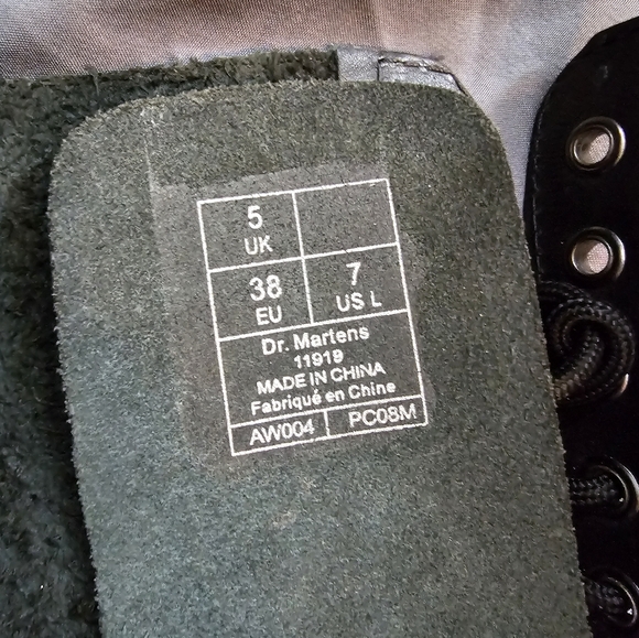 20 eyelet doc marten boots - Picture 2 of 5